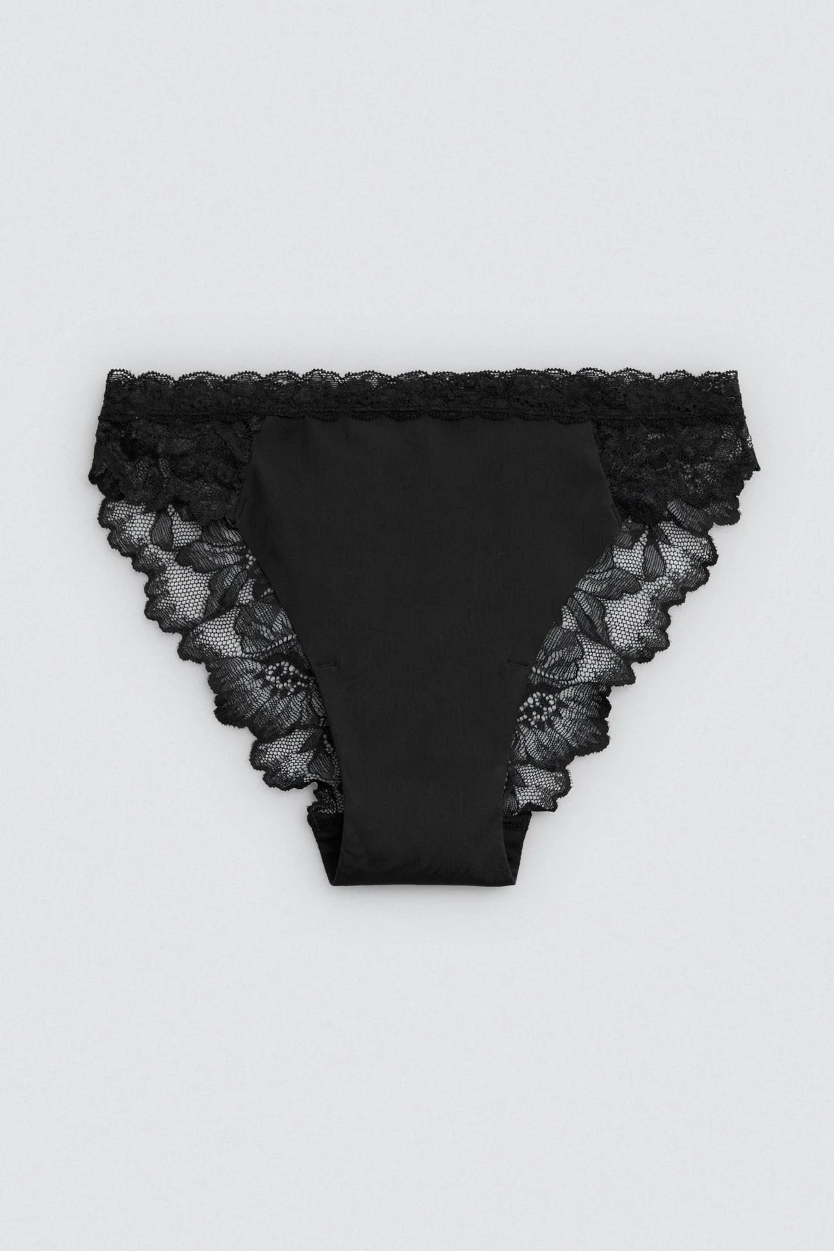 Brasiliana elasticizzata con pizzo