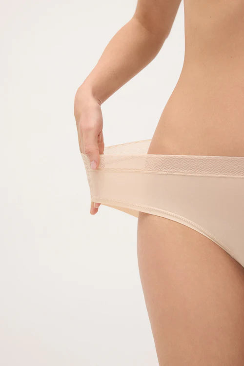 Slip medio adaddabile con pizzo