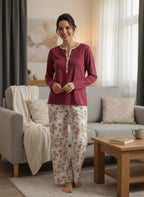 Pigiama serafino con pantalone a palazzo